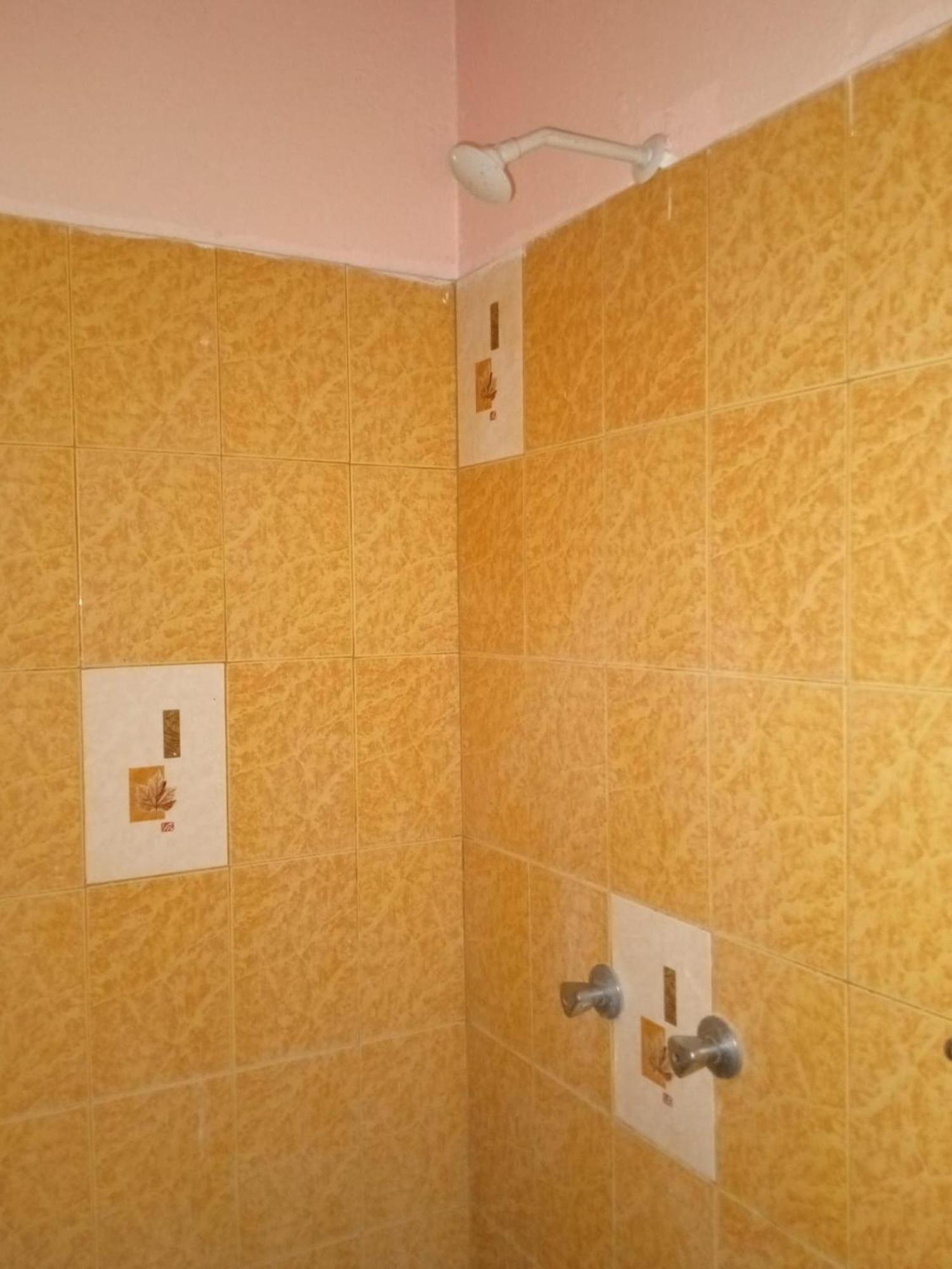 Checkpoint Inn Hotel, Mombasa Ngoại thất bức ảnh