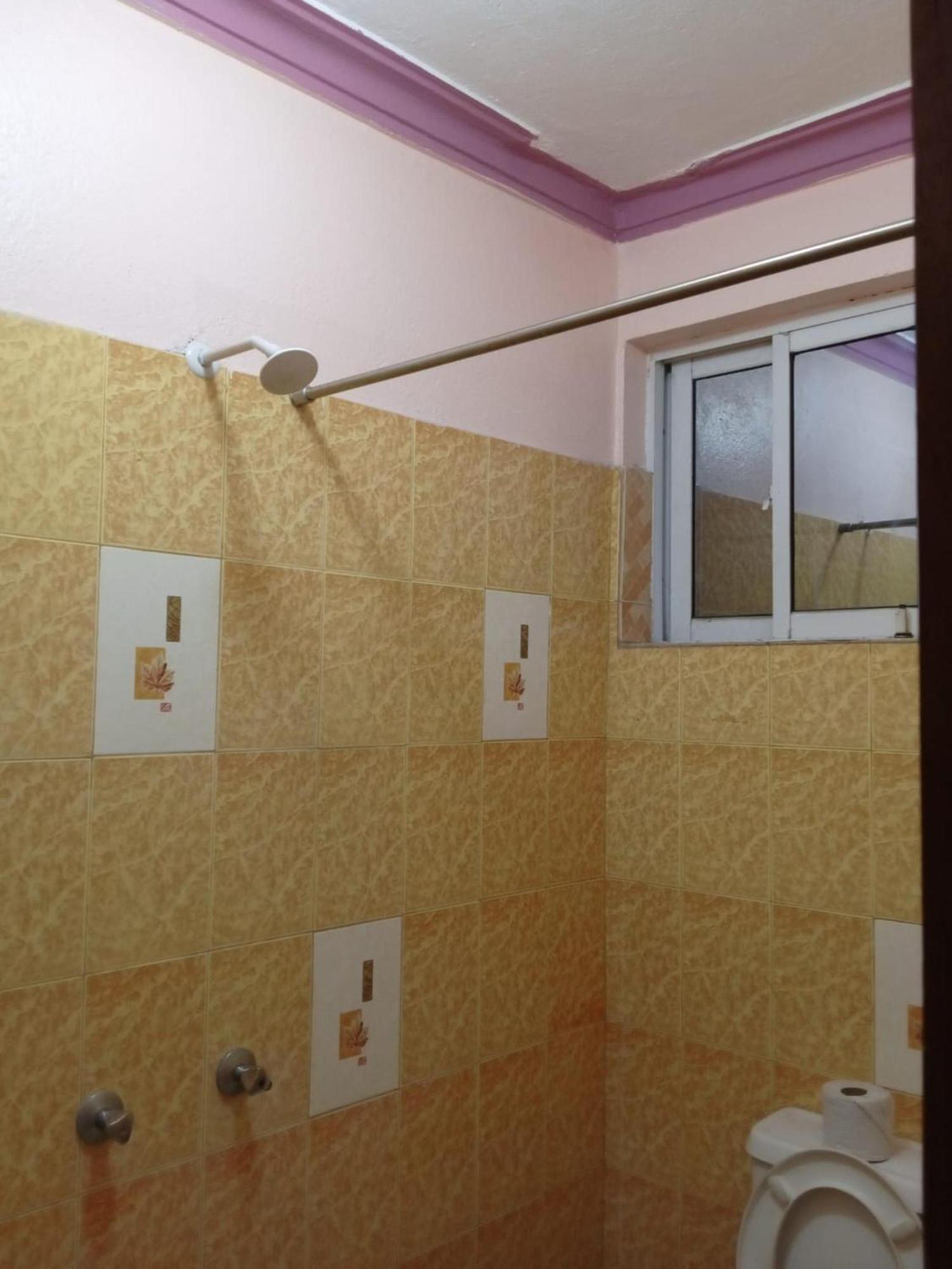Checkpoint Inn Hotel, Mombasa Ngoại thất bức ảnh