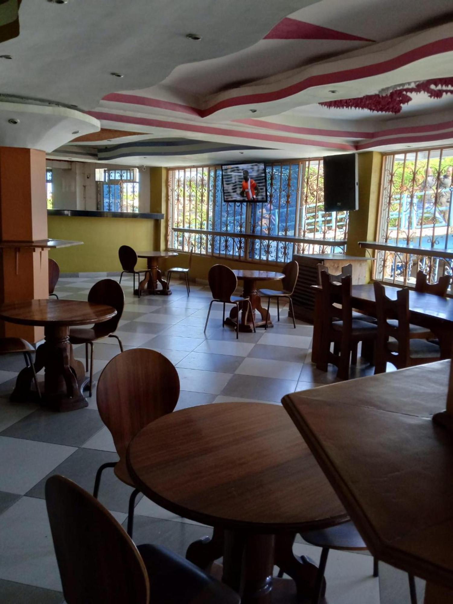Checkpoint Inn Hotel, Mombasa Ngoại thất bức ảnh